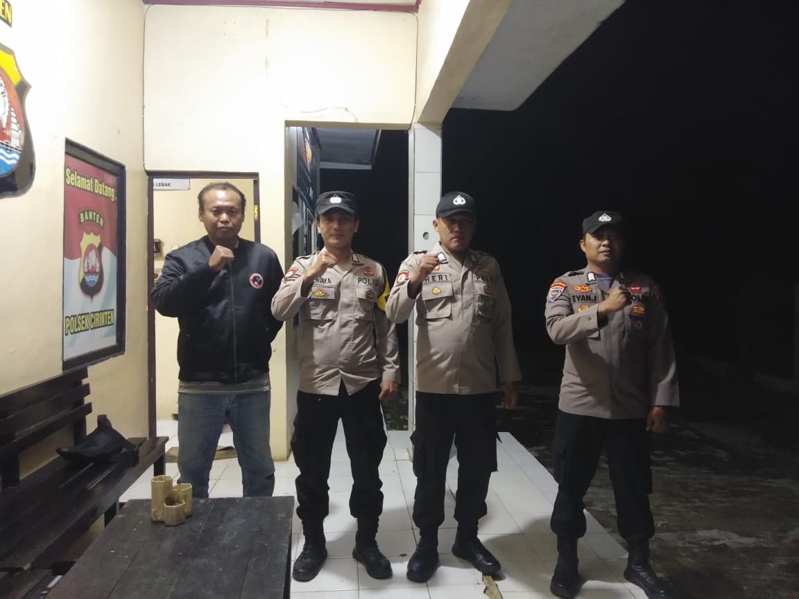 Untuk pastikan Mako aman, Piket Jaga Polsek Cirinten Polres Lebak, Laksanakan kesiap Siagaan mako