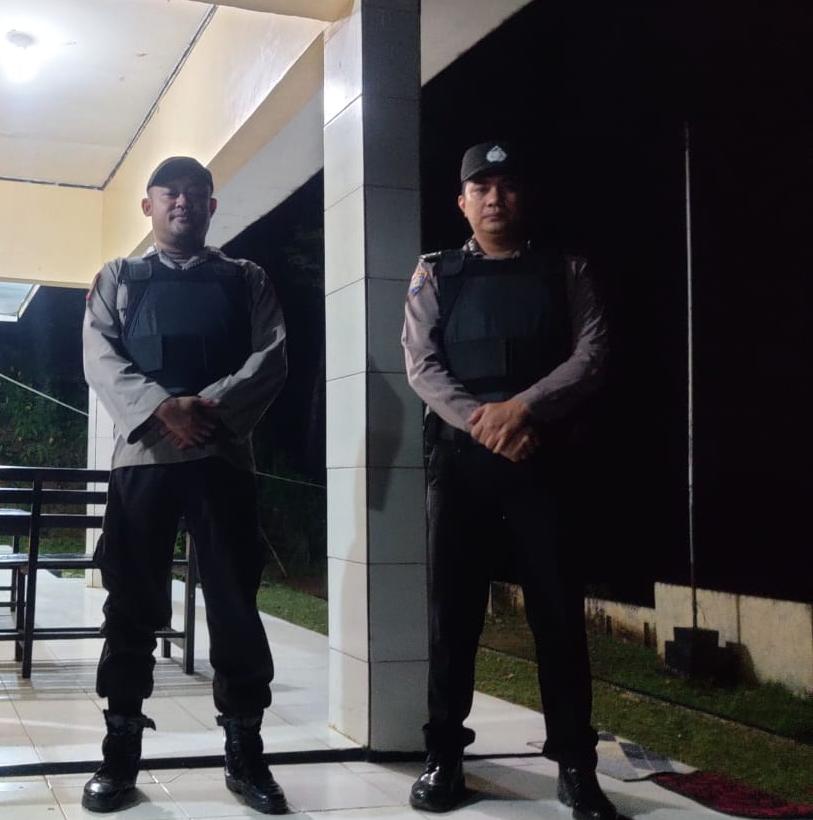 Untuk pastikan Mako aman, Piket Jaga Polsek Cirinten Polres Lebak, Laksanakan kesiap Siagaan mako