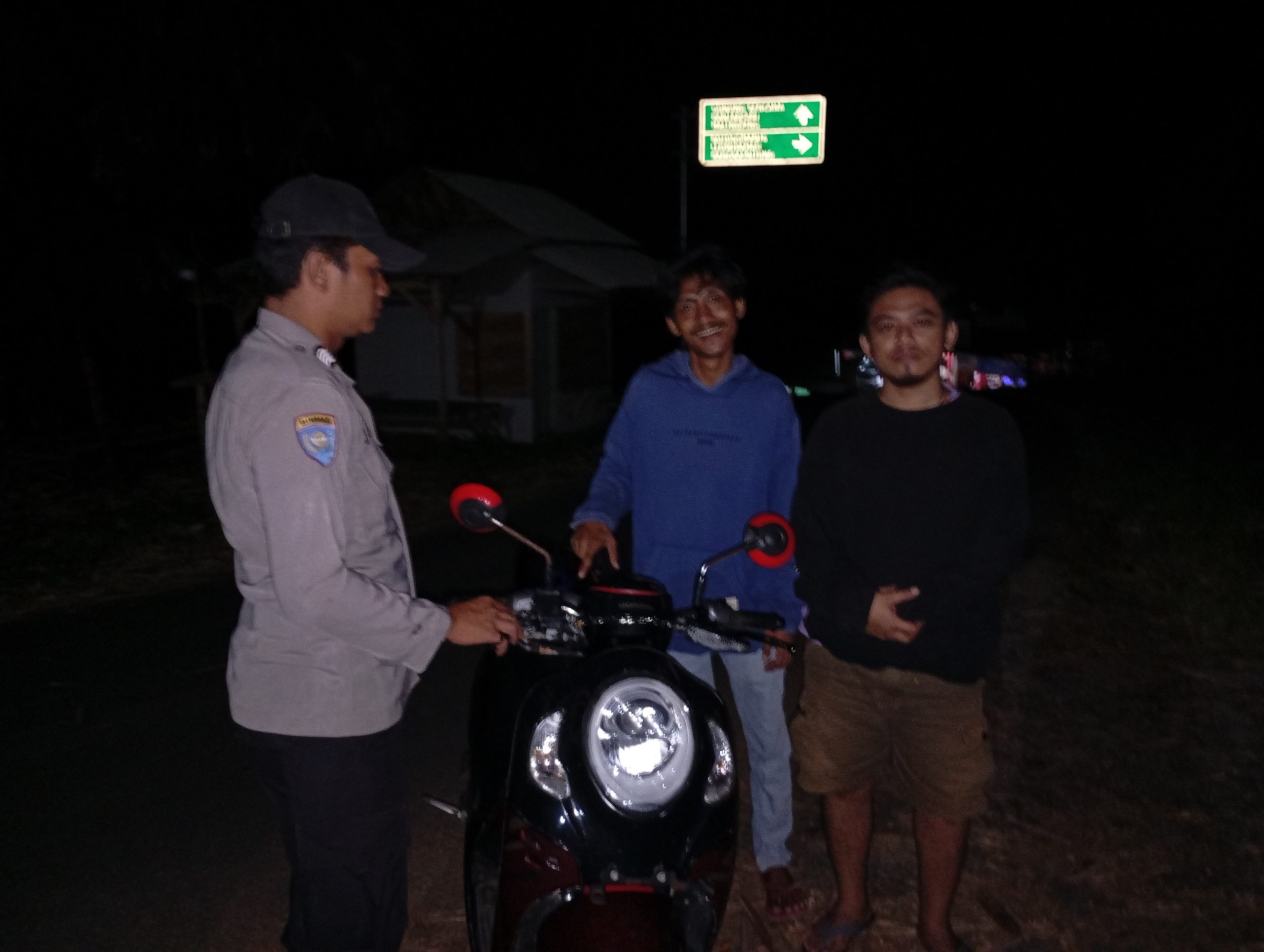 Polsek Cirinten Tingkatkan Patroli Dialogis dan Sambang Kepada Tokoh Agama, Tokoh Masyarakat, Tokoh Pemuda dan Warga Masyarakat dalam Rangka Antisipasi C3, Geng Motor, Narkoba, Miras, Balap Liar, Knalpot Brisik, Tawuran dan Pelanggaran Hukum Lainya di Wilkum Polsek Cirinten